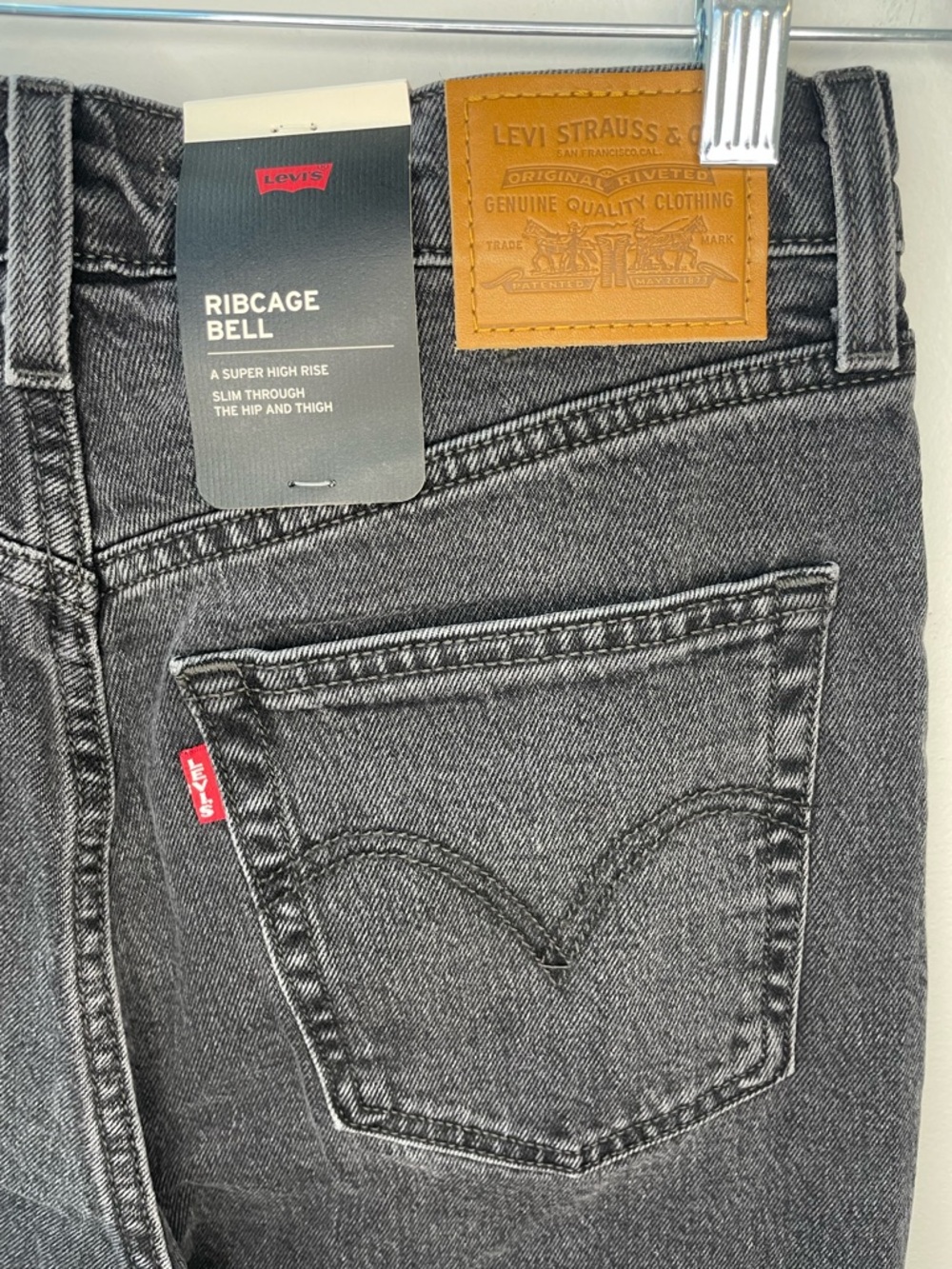 Levi's Ribcage Bell Bottom Jeans Wmn’s 29x32 Distressed Black High Rise $98 NWT - Picture 7 of 13